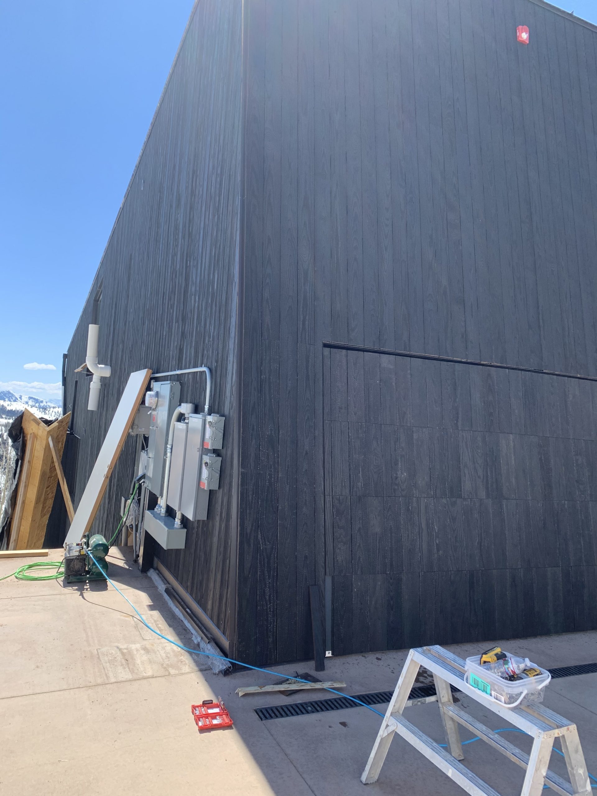 Utah Mountain House DUNCAN 2.0 charred western red cedar & CUSTOM charred Kebony® wood