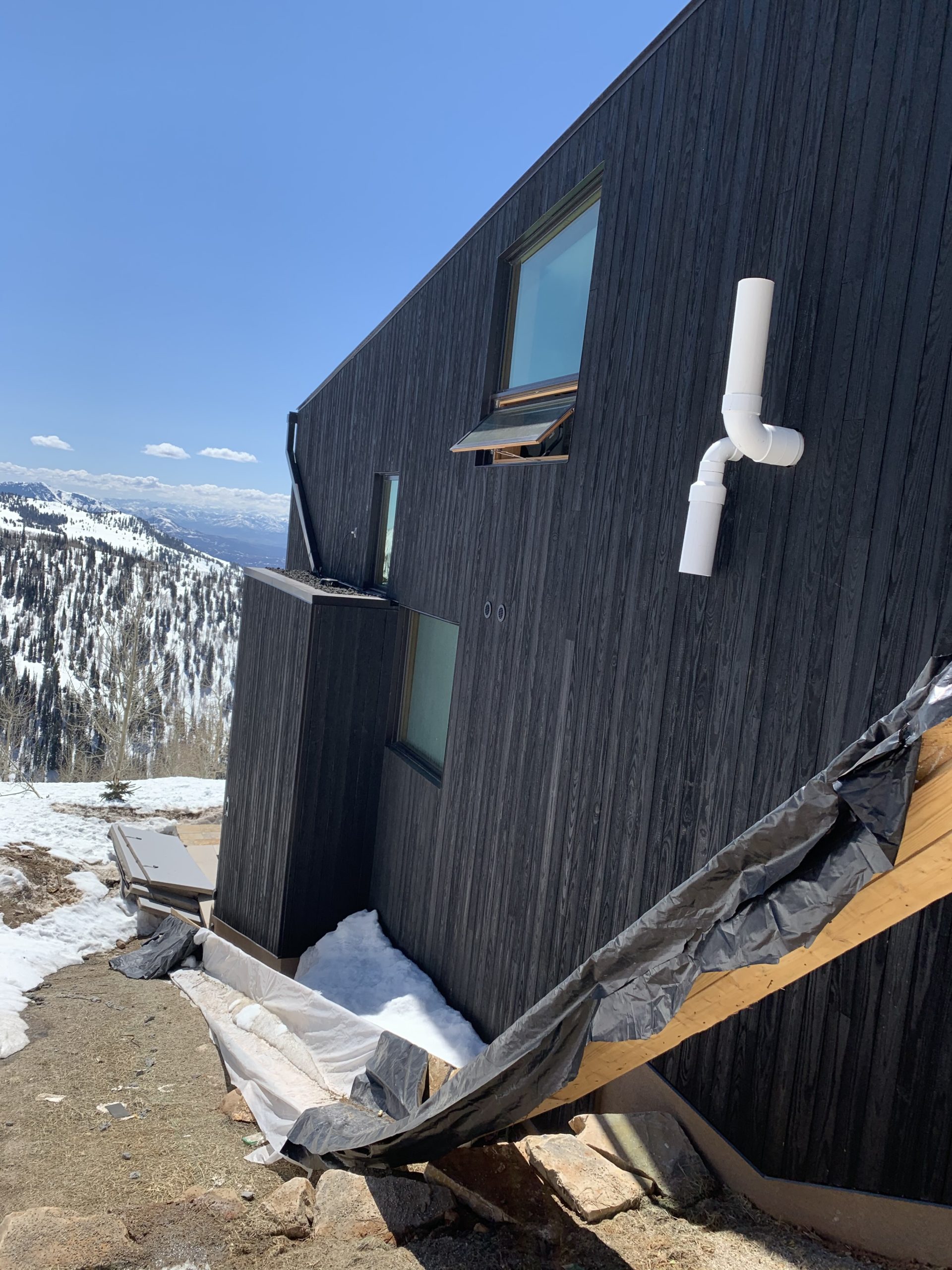 Utah Mountain House DUNCAN 2.0 charred western red cedar & CUSTOM charred Kebony® wood