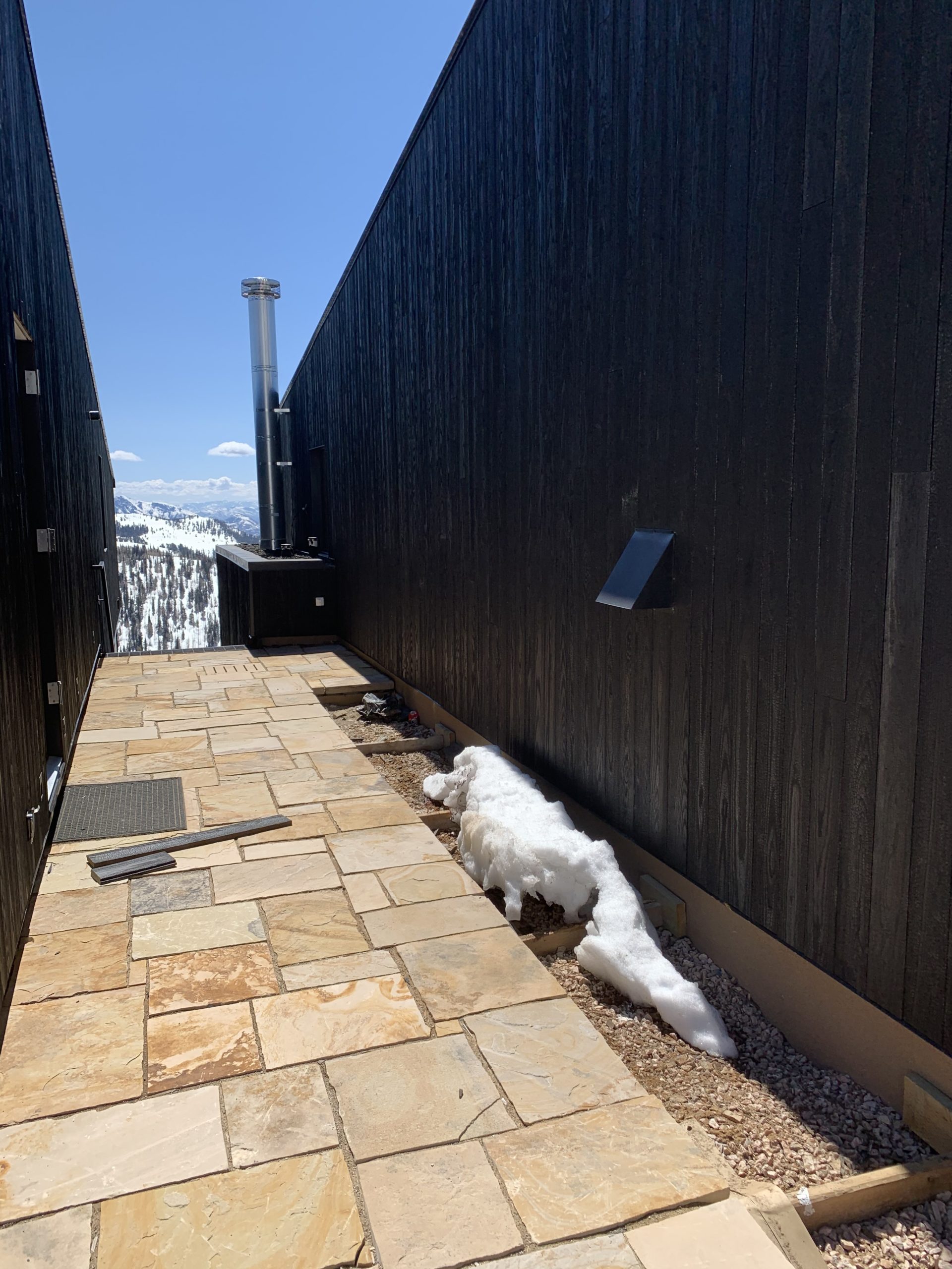 Utah Mountain House DUNCAN 2.0 charred western red cedar & CUSTOM charred Kebony® wood
