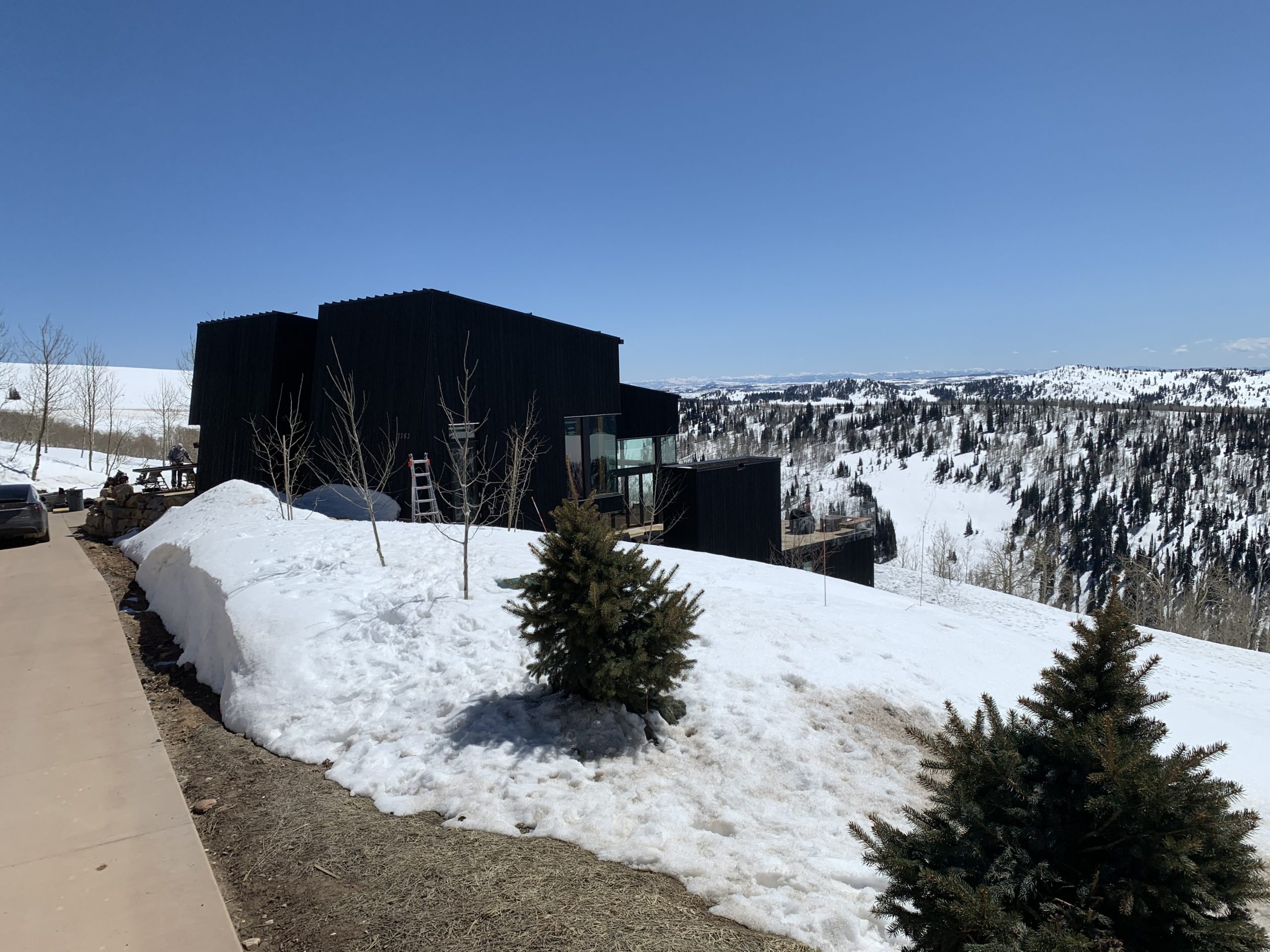 Utah Mountain House DUNCAN 2.0 charred western red cedar & CUSTOM charred Kebony® wood