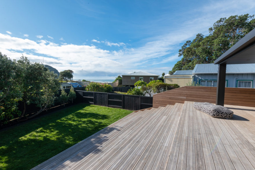 New Zealand Holiday Home :: CLEAR Abodo® Vulcan Decking