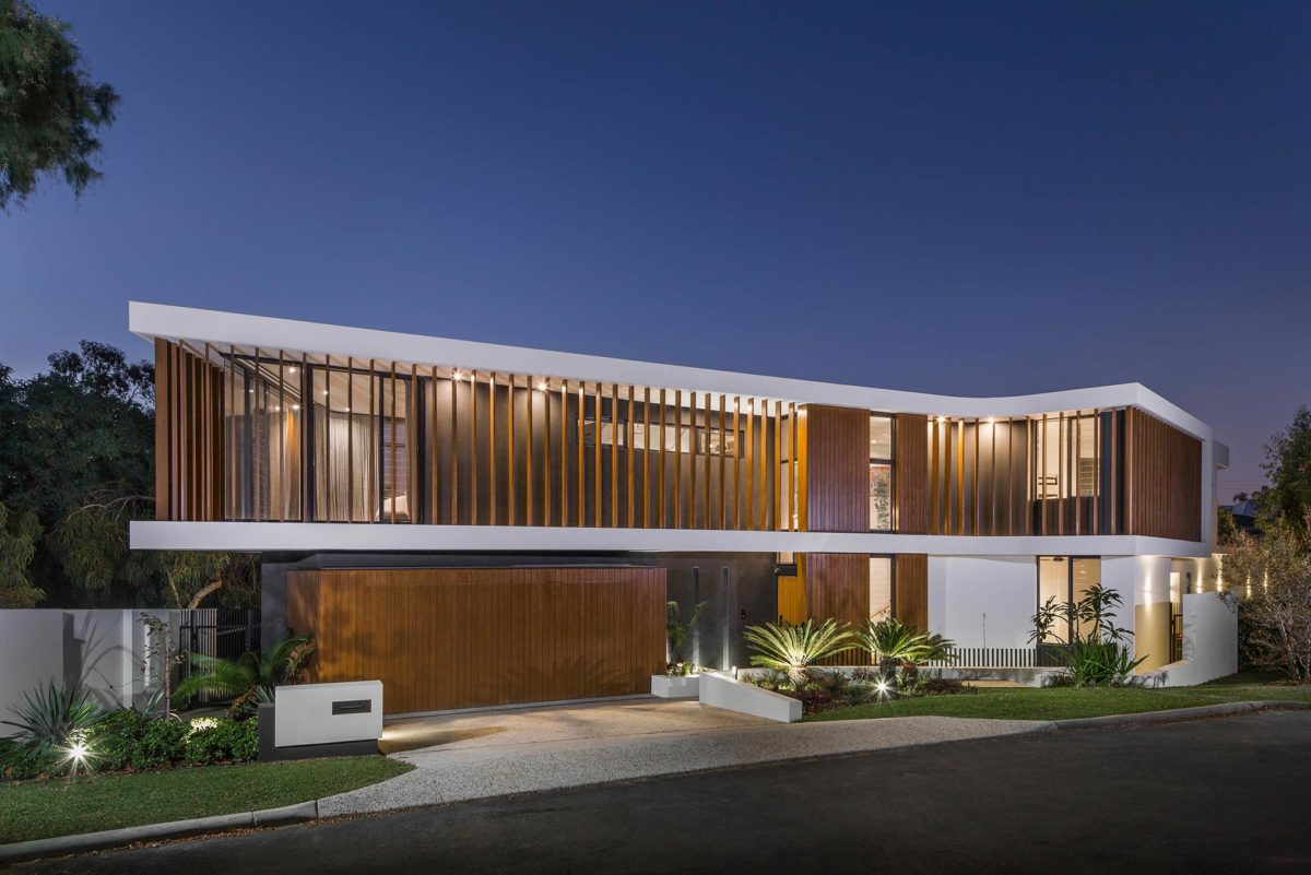 Cottesloe House with custom Abodo Vulcan Slats