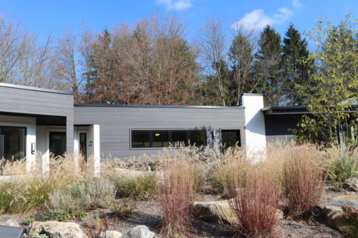 The McIntosh Residence featuring GRAPHITE and NERO Abodo Vulcan Cladding
