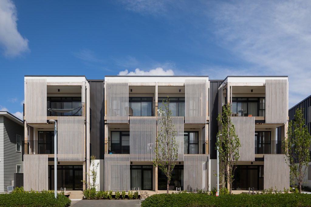 The-Grounds-Vulcan-Screening-Sand-Decking-Abodo-Wood-8-1