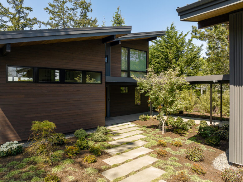 Horseshoe Bay Residence :: Ponzu Charred Cypress & Cheerio European 