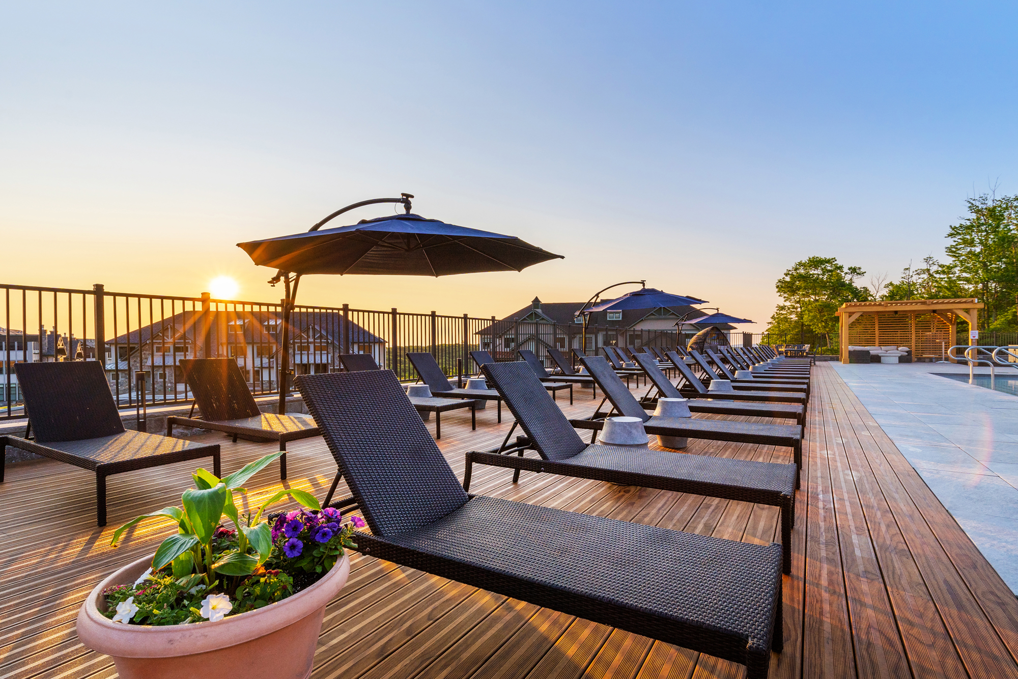 Serenite-at-Cambelback-Mountain-CLEAR-Abodo-Vulcan-Decking-3