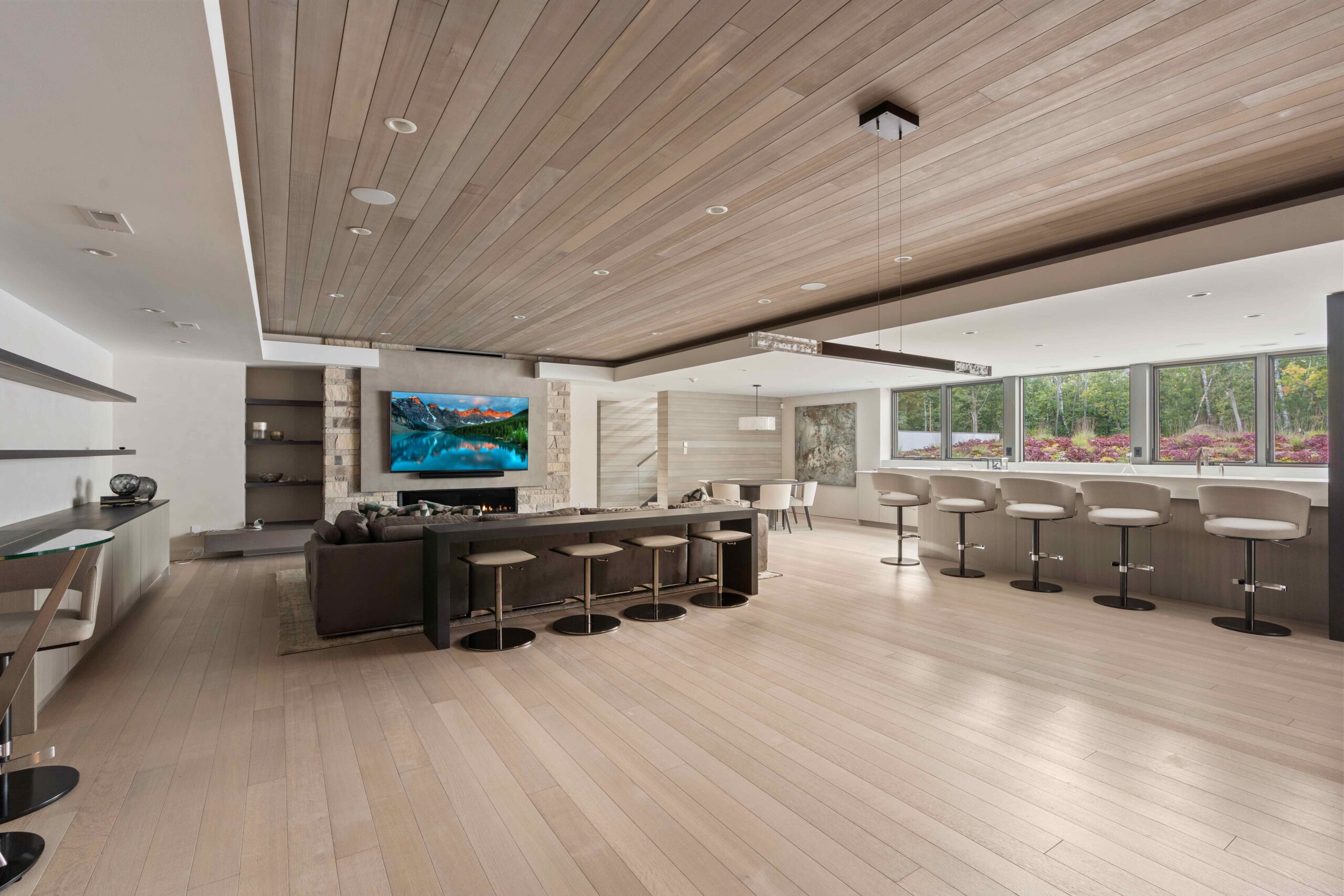 The Horizon Line Residence WILLIWAW Alaskan Yellow Cedar, MASON Western Hemlock, CUSTOM European White Oak 3