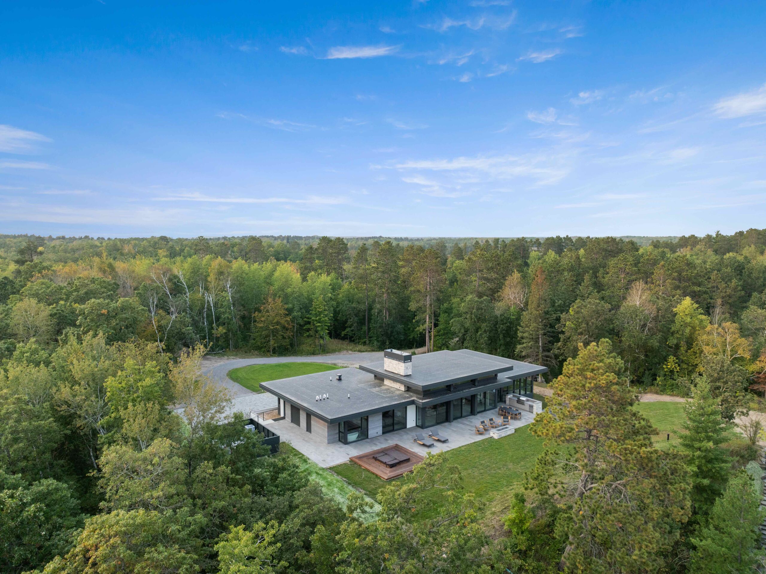 The Horizon Line Residence WILLIWAW Alaskan Yellow Cedar, MASON Western Hemlock, CUSTOM European White Oak 3