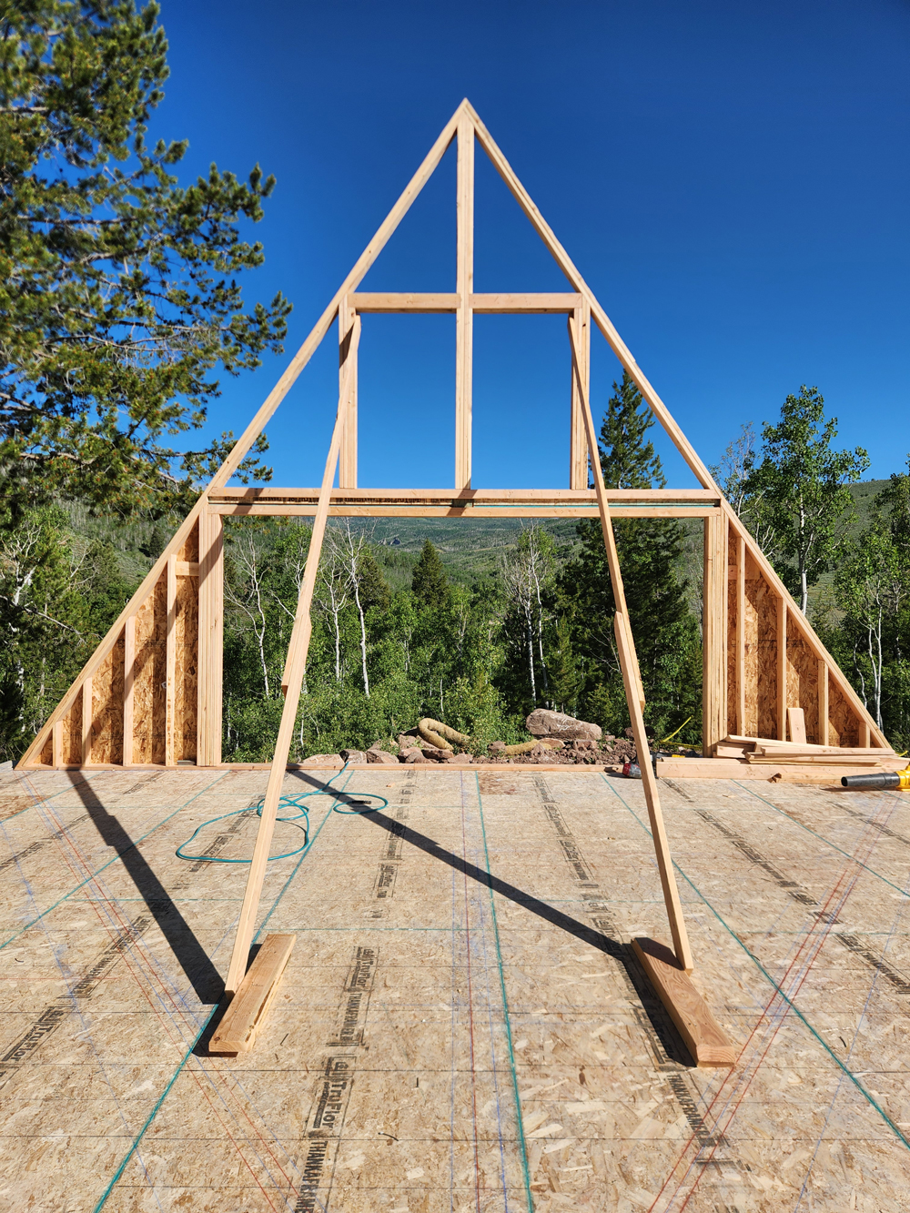 A-Frame-Beyond-the-Pines-KOS-Kebony-2